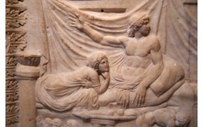 Поэт и его благодарная слушательница. Барельеф начала I века н.э. / Wikipedia
