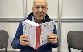 Григорий Кружков представил на non/fiction  «Записки переводчика-рецидивиста» / Дарья Велиахметова