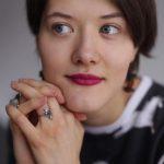 Женщины,-занимающиейся-современной-поэзией,-о-феминитивах-и-гендерной-идентификации-в-литературном-поле