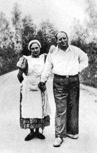 О. Ф. Берггольц и Е. Л. Шварц. 1956—1957 гг. Комарово.  