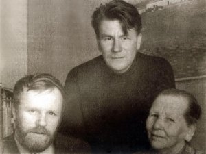 В.Белов, В. Потанин и Анфиса Ив. 197