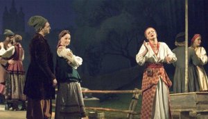 Сцена из пьесы «Наталка Полтавка». В ролях: Наталка — Мария Садовская-Барилотти, Петро — Денис Мова. Вторая половина XIX в.