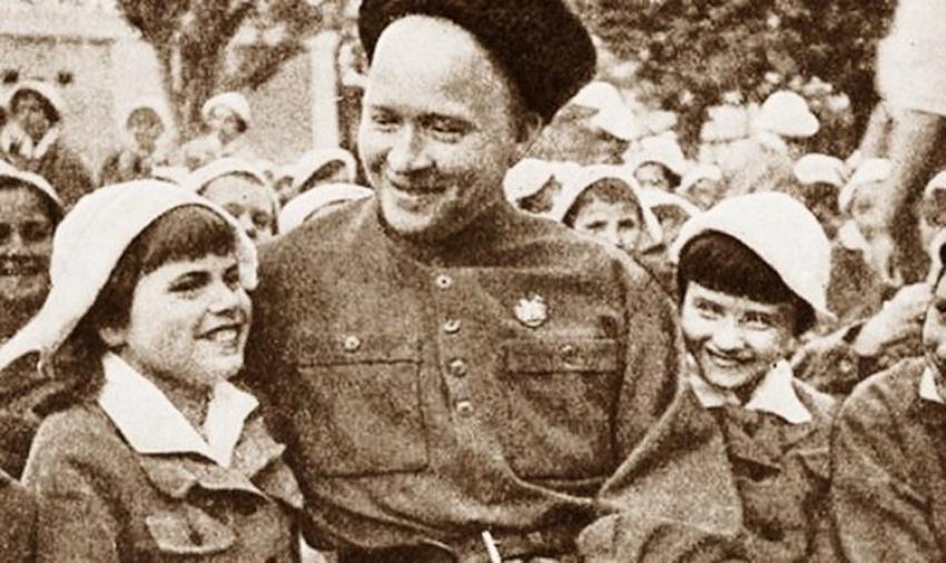 Аркадий Гайдар и его книги