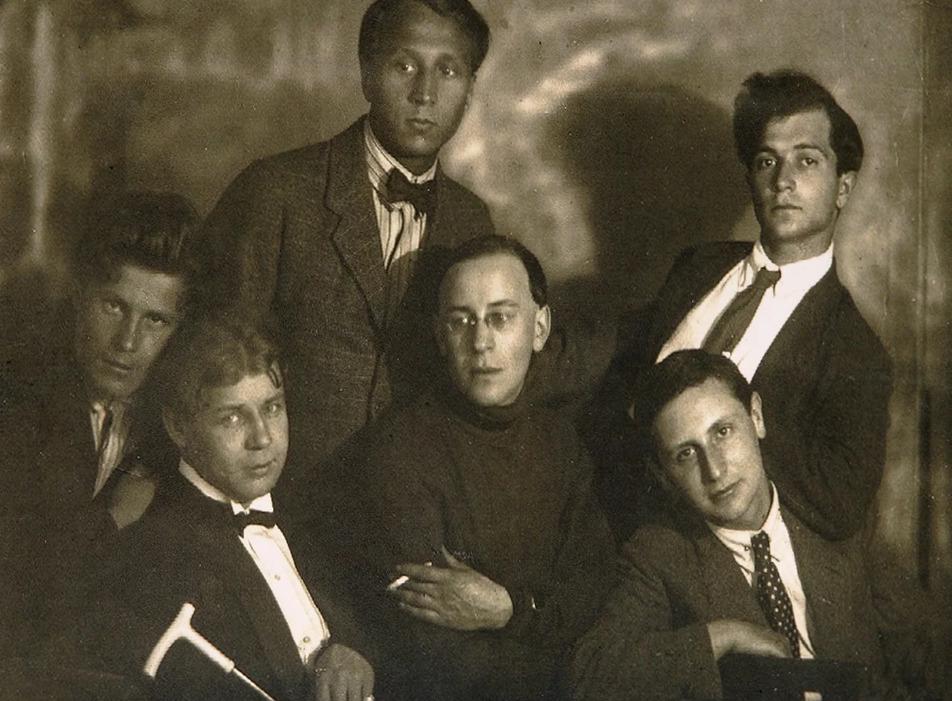 Современники Есенина утверждали, что многие свои литературные вечера в 20-е годы (и до самой кончины) он начинал именно с частушки о подмосковном Орехово-Зуеве и о своём друге-поэте Николае Клюеве, расстрелянном в 1937 году
