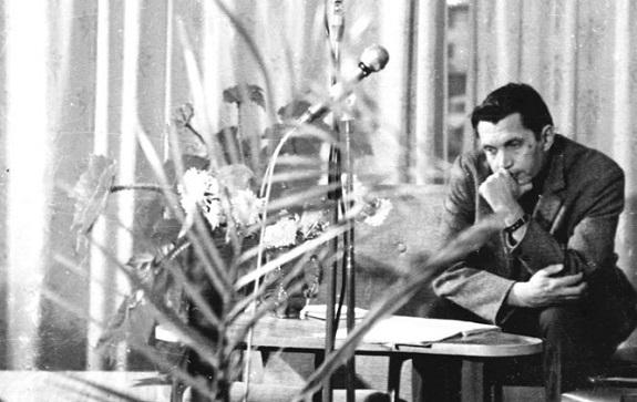 19 августа исполняется 25 лет со дня смерти Роберта Рождественского, одного из символов поэтических 60-х. Публикуем его стихи и воспоминания о поэте
