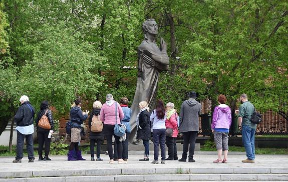 Интервью с доктором филологических наук Олегом Зыряновым — о том, почему именно Александр Пушкин стал для каждого русскоговорящего человека «нашим всем»