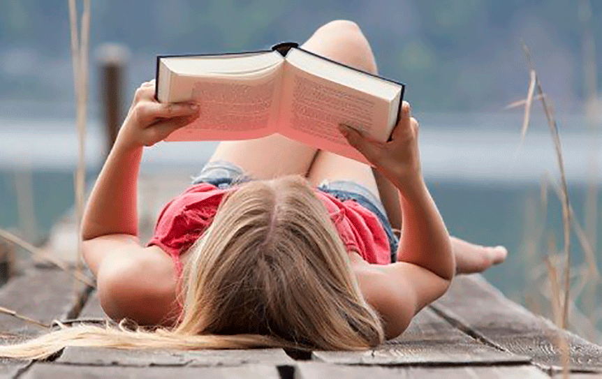6 книг, которые было бы недурно прочесть на каникулах: по две на каждый летний месяц / womo.ua