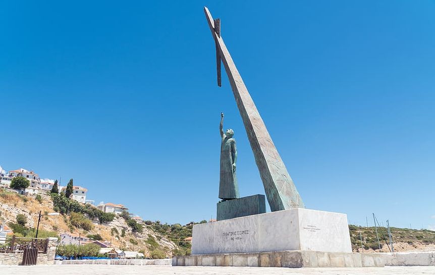 Остров Самос. Памятник Пифагору, который одним из первых задумался о связи музыки и философии  / www.pxfuel.com