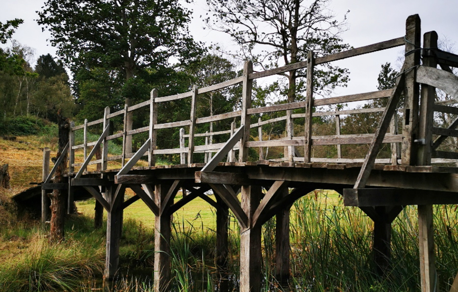 Пустячный мост / © Summers Place Auctions