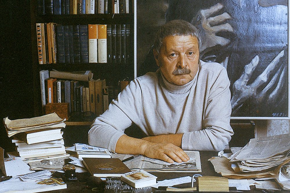 Юрий Левитанский в рабочем кабинете. 1985 год. Фото: В. Плотников / rg.ru