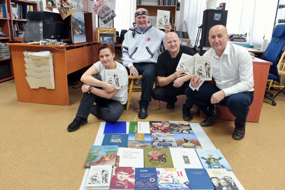 Каждый год маленькое магаданское издательство выпускает до 20 книг и альбомов. Фото: hunterpress.ru