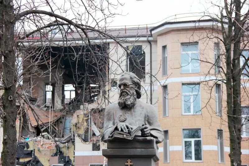 Памятник святителю Луке Крымскому, центр Донецка / Максим Васюнов