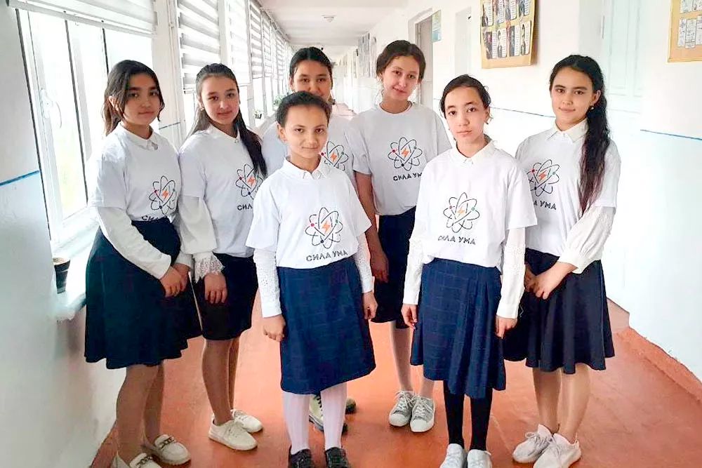 Более 600 школьников за рубежом участвуют в русскоязычном проекте “Сила ума” / rg.ru