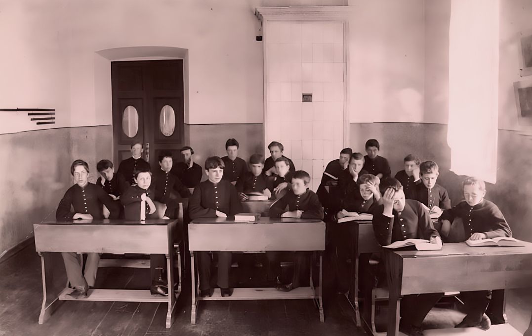 Классная комната в гимназии. 1889 год / wikipedia.org